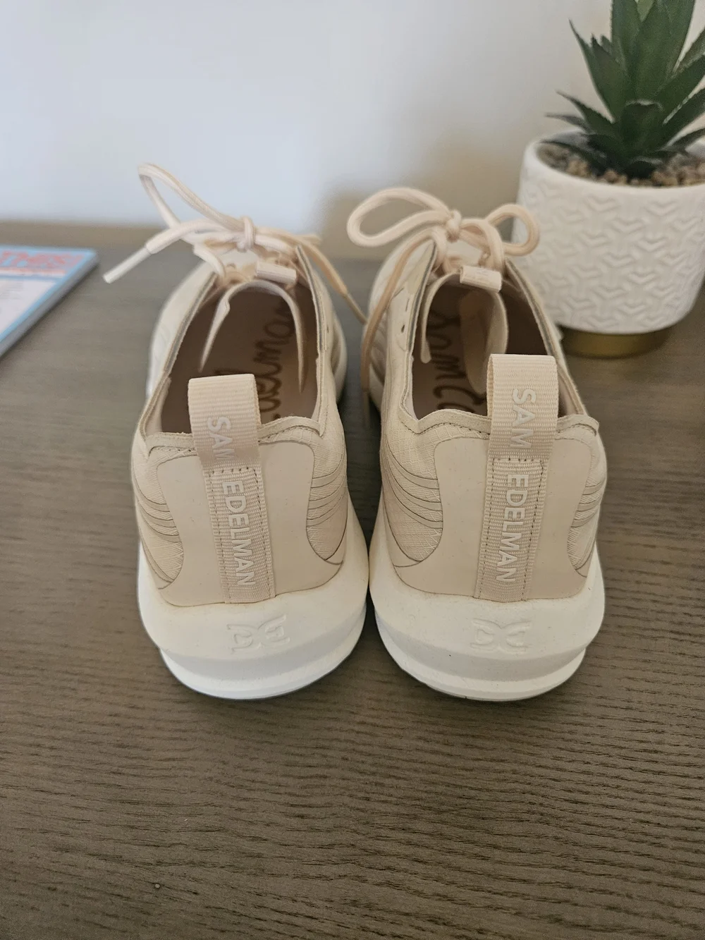 NWOT Sam Edelman Women's Light Ecru Sand Lace-Up Performance Sneakers
